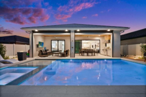 Updated Family Friendly Home-Private Pool & Spa